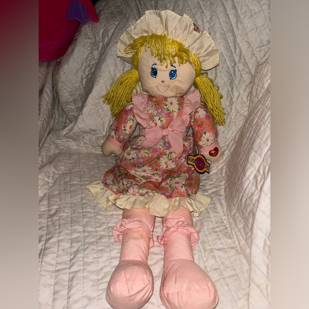 New Vintage Kuddle Me yellow yarn Rag Doll Pink Floral Dress NO SOUND